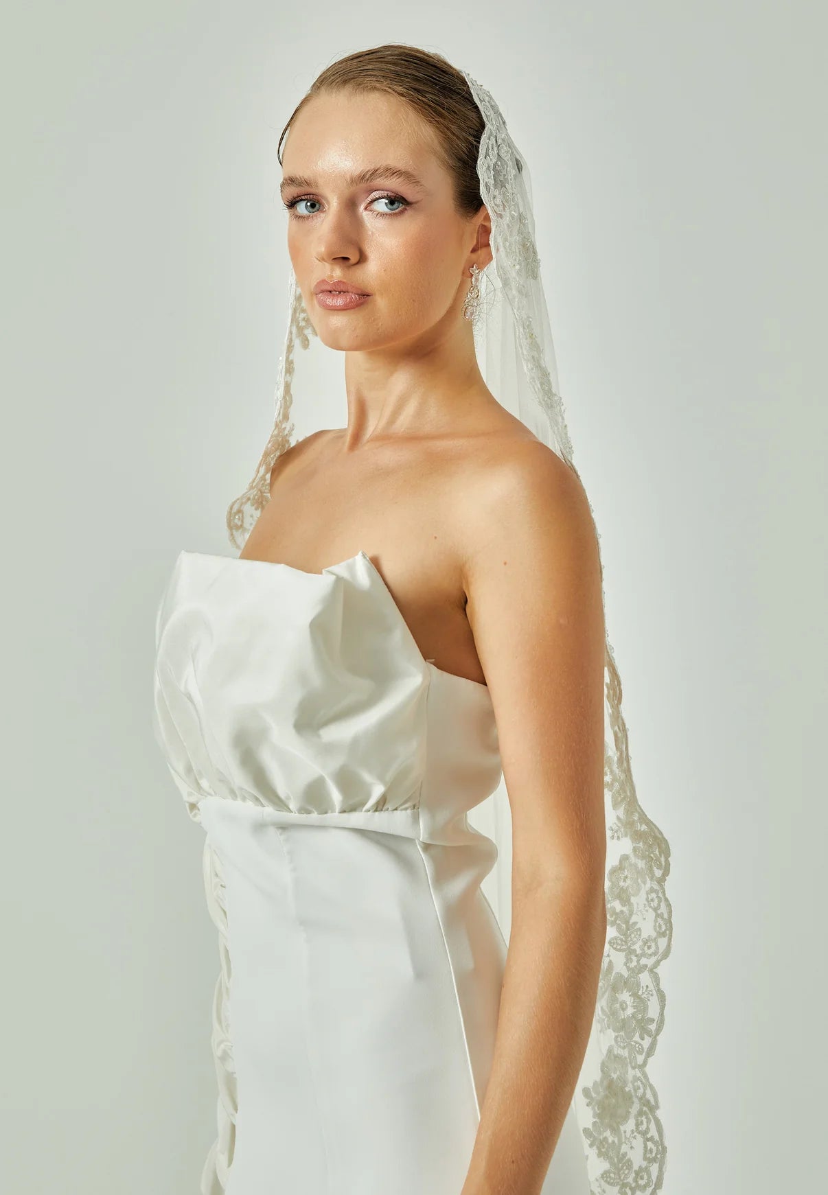 Lace Edge Veil